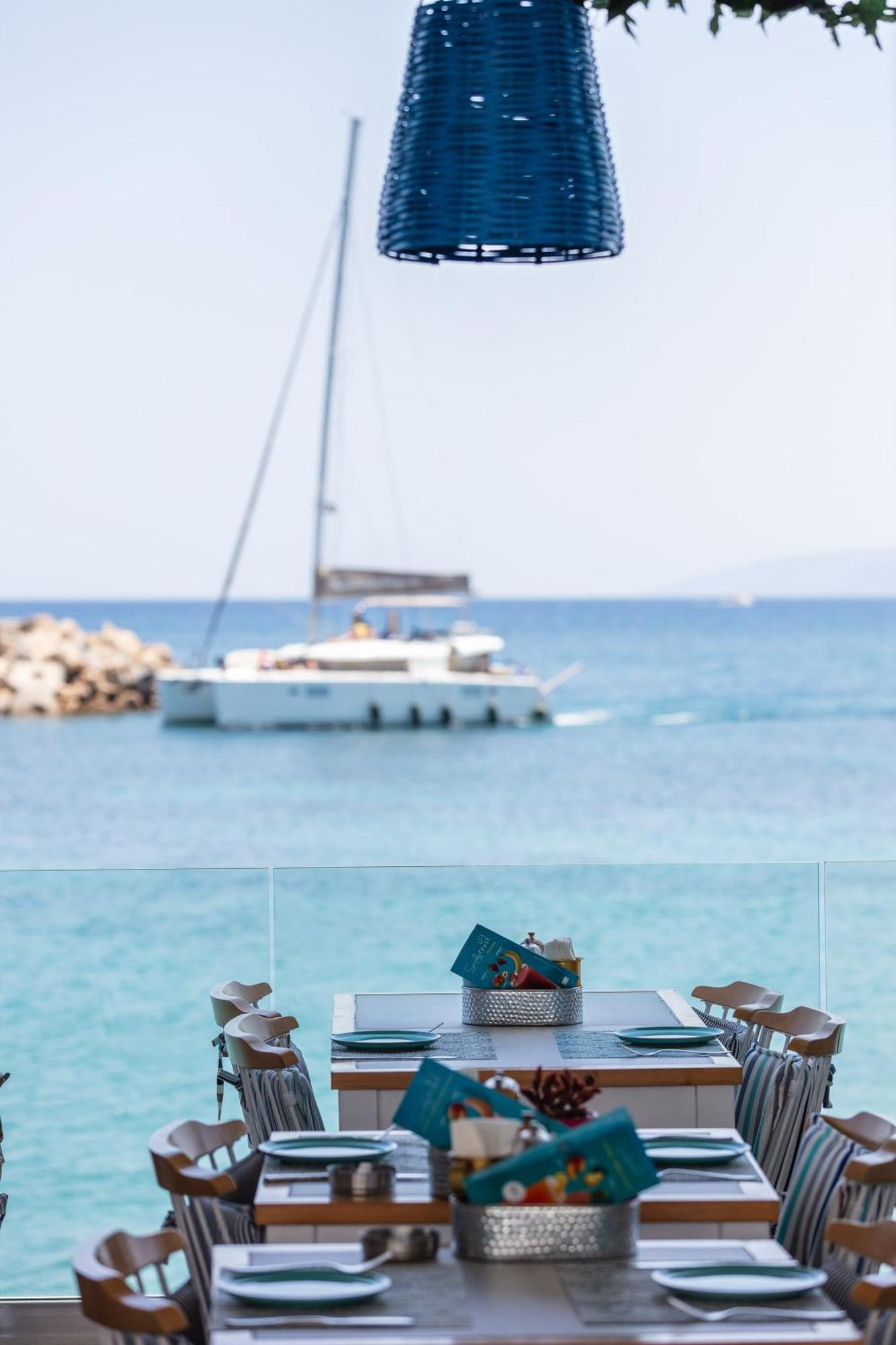 Skipper Beachfront Suites Chersonissos Buitenkant foto