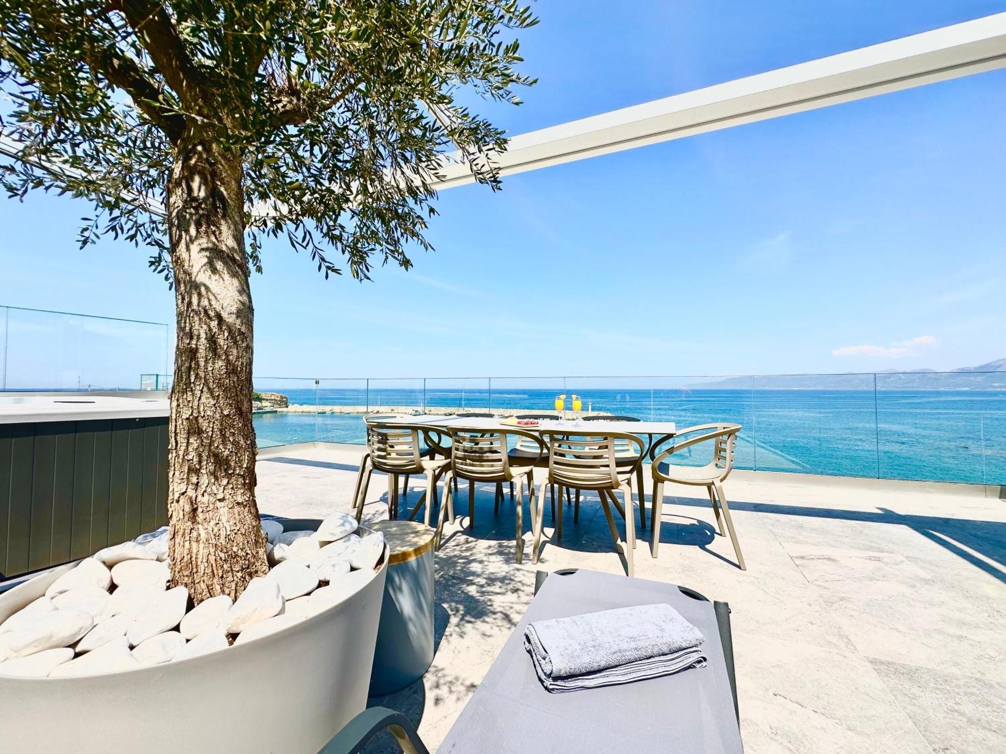 Skipper Beachfront Suites Chersonissos Buitenkant foto