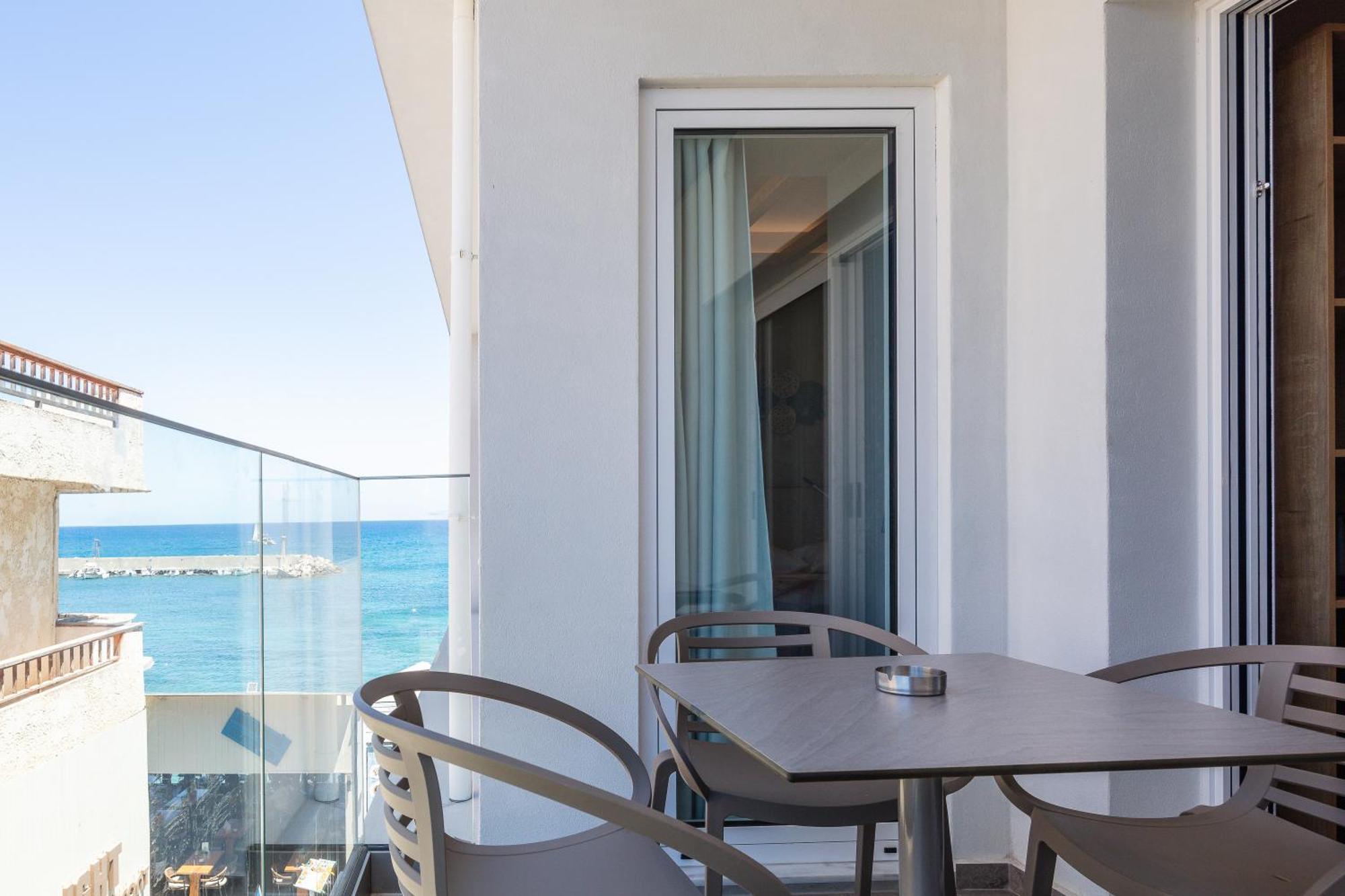 Skipper Beachfront Suites Chersonissos Kamer foto
