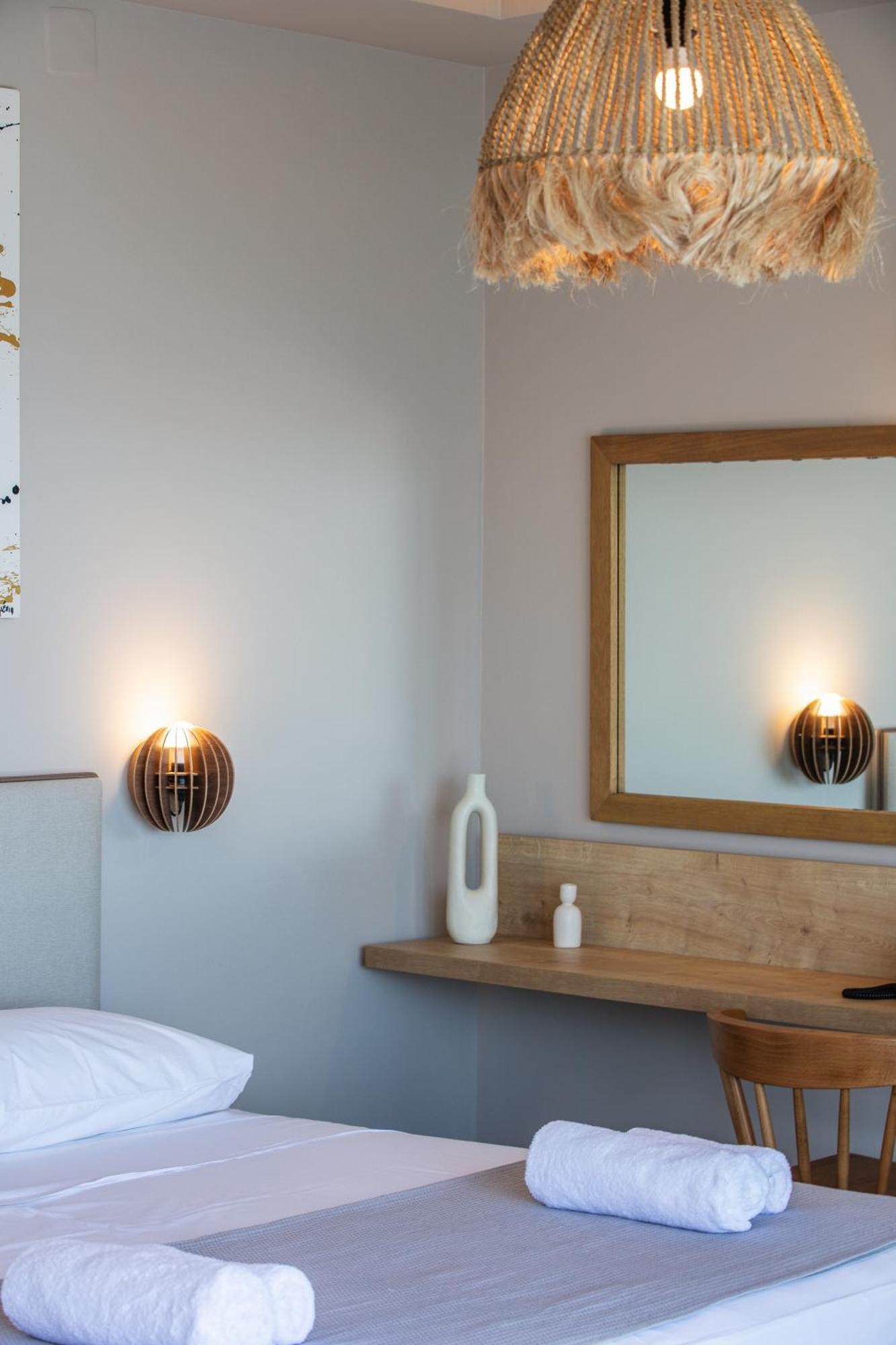 Skipper Beachfront Suites Chersonissos Buitenkant foto