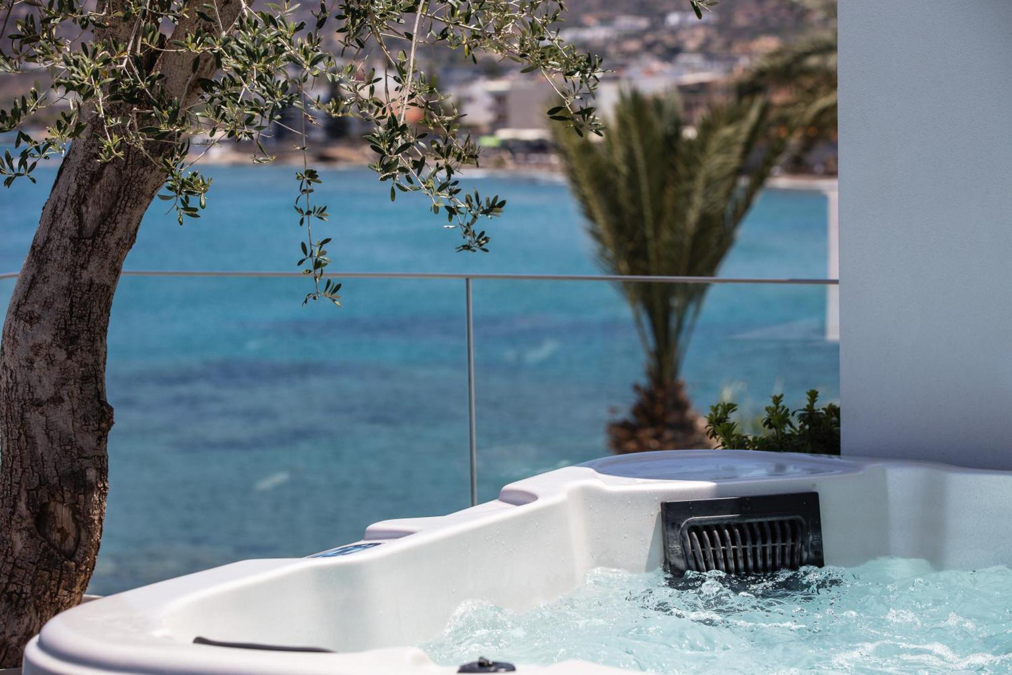 Skipper Beachfront Suites Chersonissos Buitenkant foto